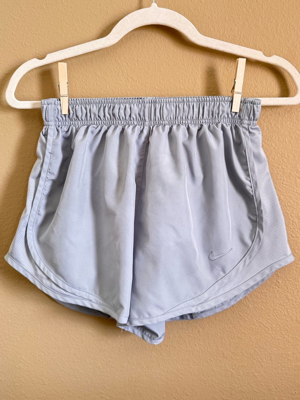 Nike Dri-FIT Tempo Running Shorts Small Light Gray Athletic Workout Shorts